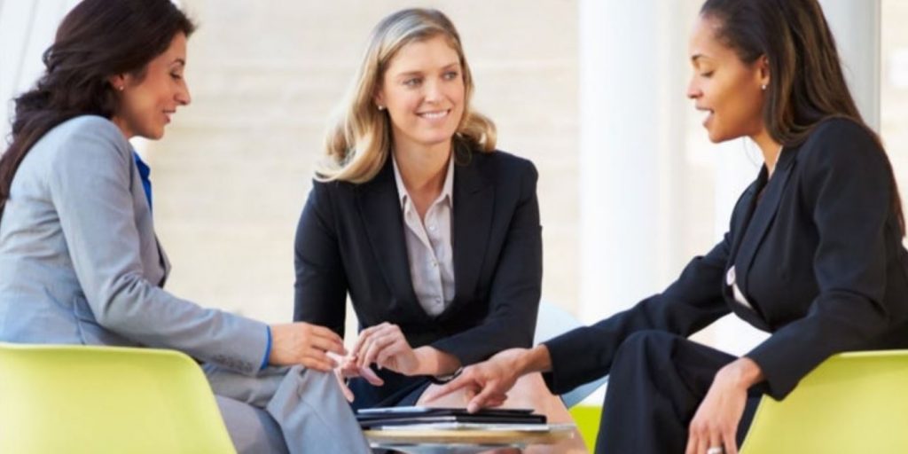 Reviving Careers: How Specialized Programs Encourage Women's Return to the Workforce